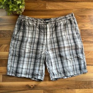 Men’s Croft & Barrow Plaid Flat Front Shorts Waist 38